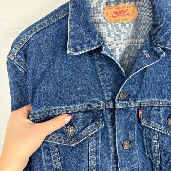 Vintage 90s Levi's Women's Denim Jacket Sz 44 (US 10) - Picture 4 of 9
